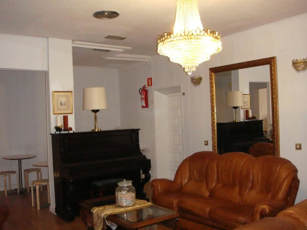 Hostal Riesco Puerta Del Sol - photo 3