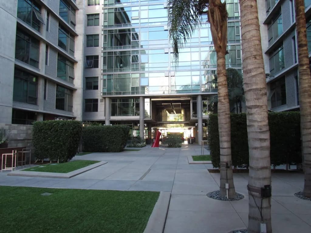Luxury Loft Next to Staples Center - photo 16