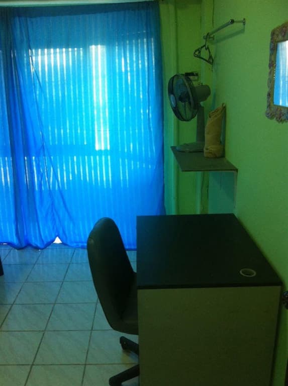 The Moatview Guesthouse - photo 8