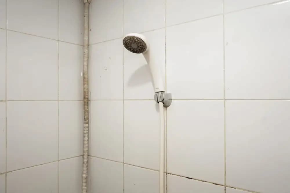 Comfy and Clean 2BR Green Pramuka Apartment - photo 8