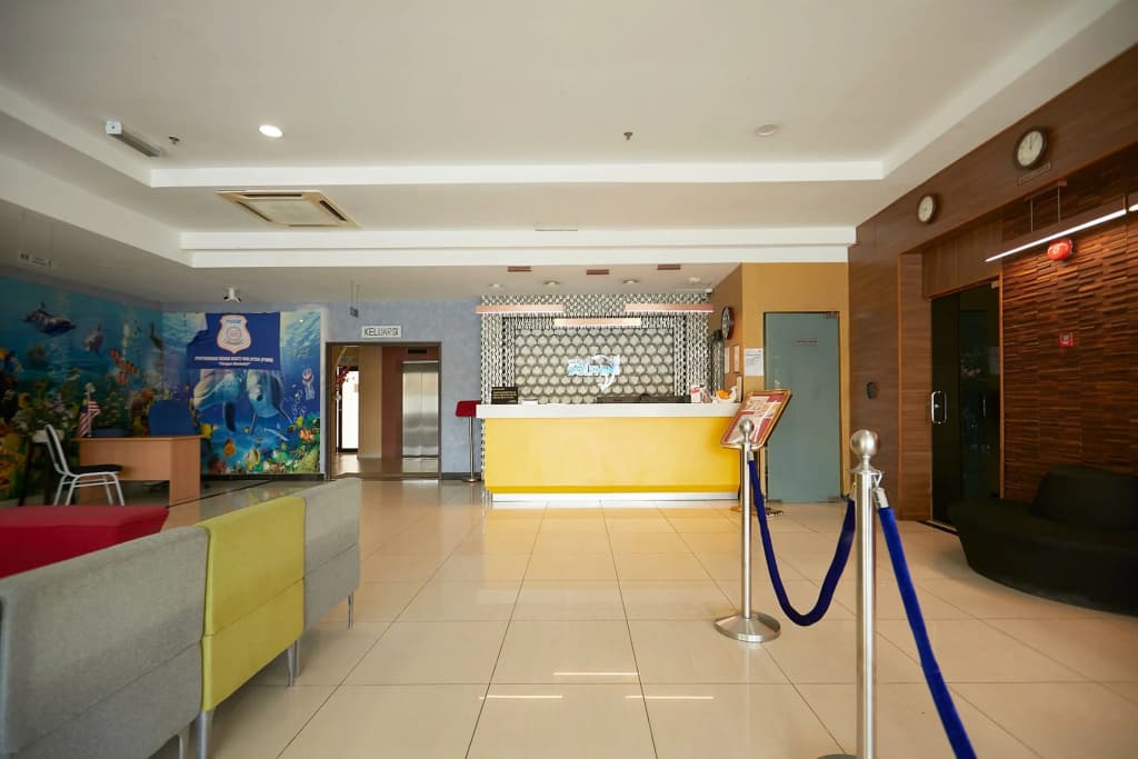 Dolphin Hotel, Chow Kit Kuala Lumpur - photo 19