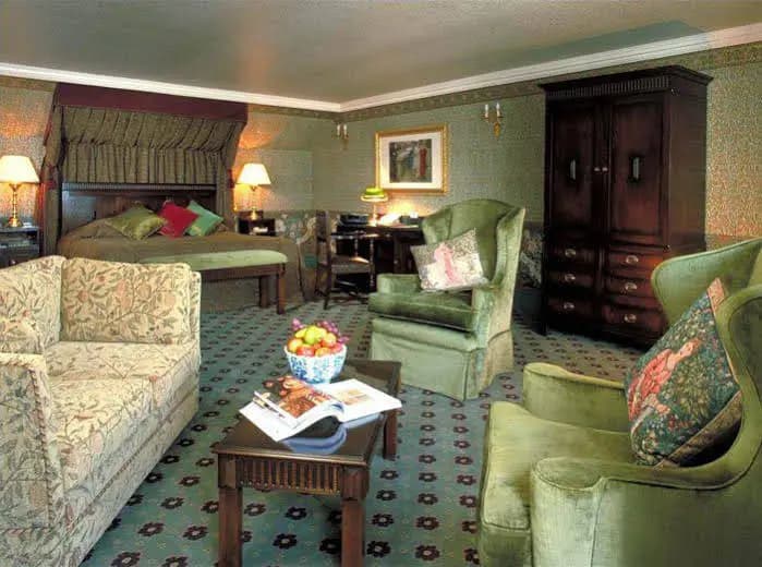 The Gallery Hotel - photo 2