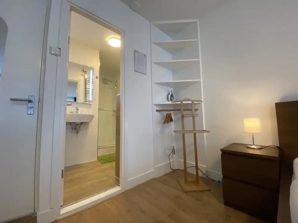 Guesthouse Citydrop, Amsterdam Flower Market - photo 4
