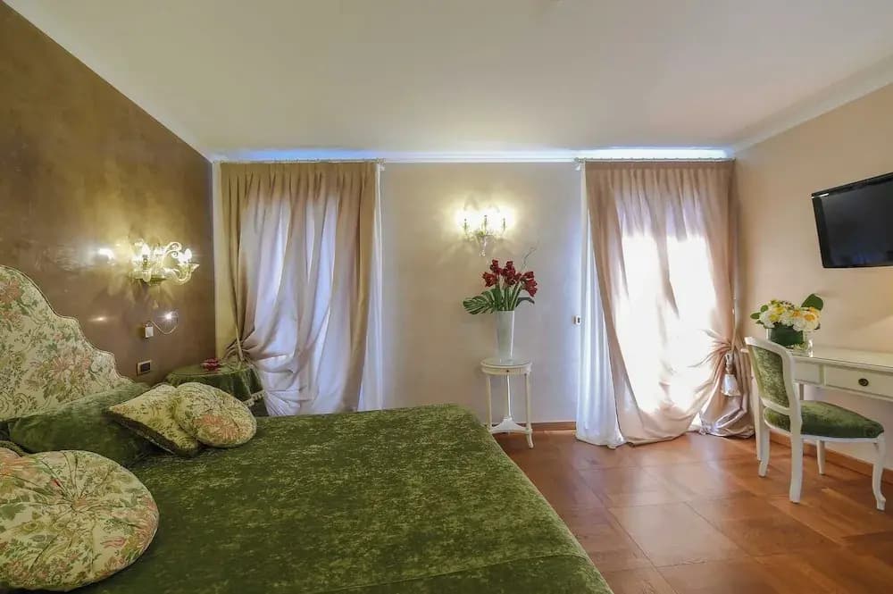 Casa Savoia & Casa Jolanda - photo 2