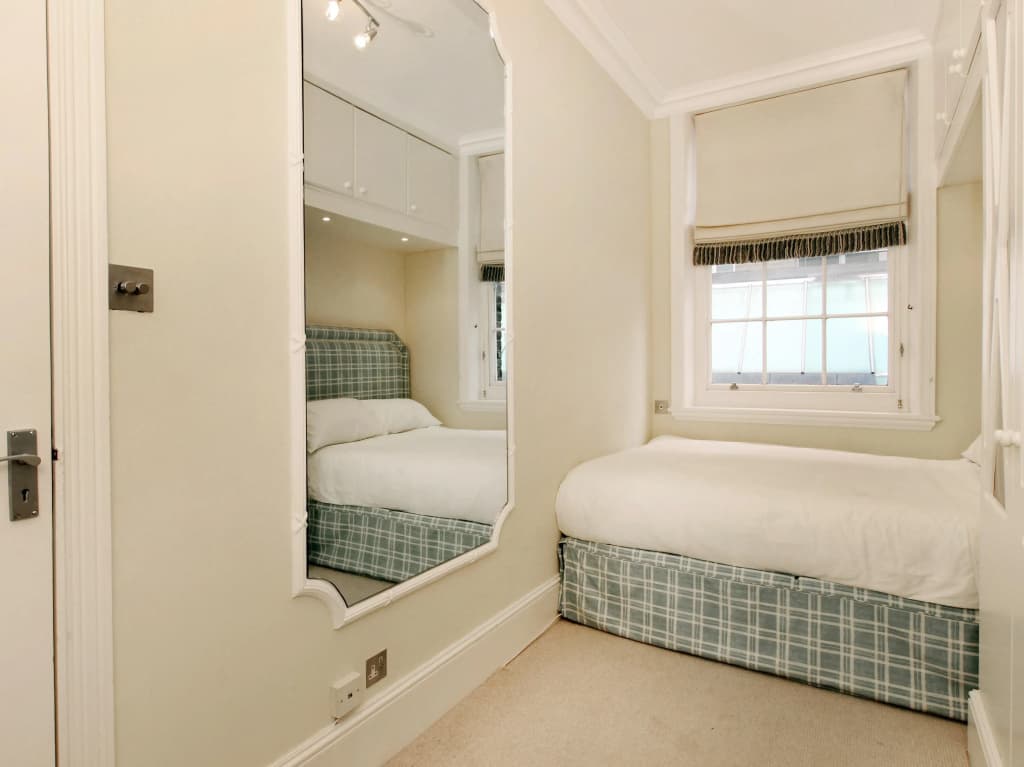 Harrods Apartments - photo 8