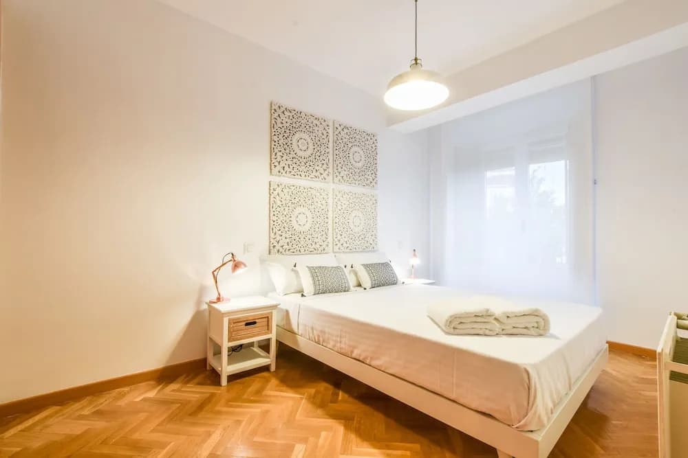 Room to Rent Tirso de Molina - photo 1