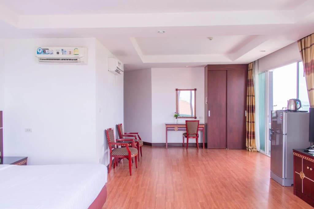 Jomtien Hisotel - photo 37