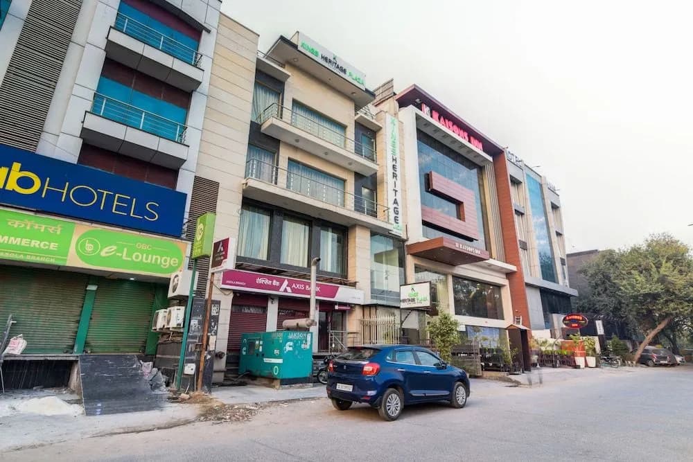 Hotel Kings Plaza - photo 1