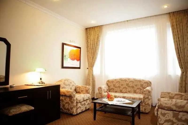 Royal 2 Hotel - photo 3