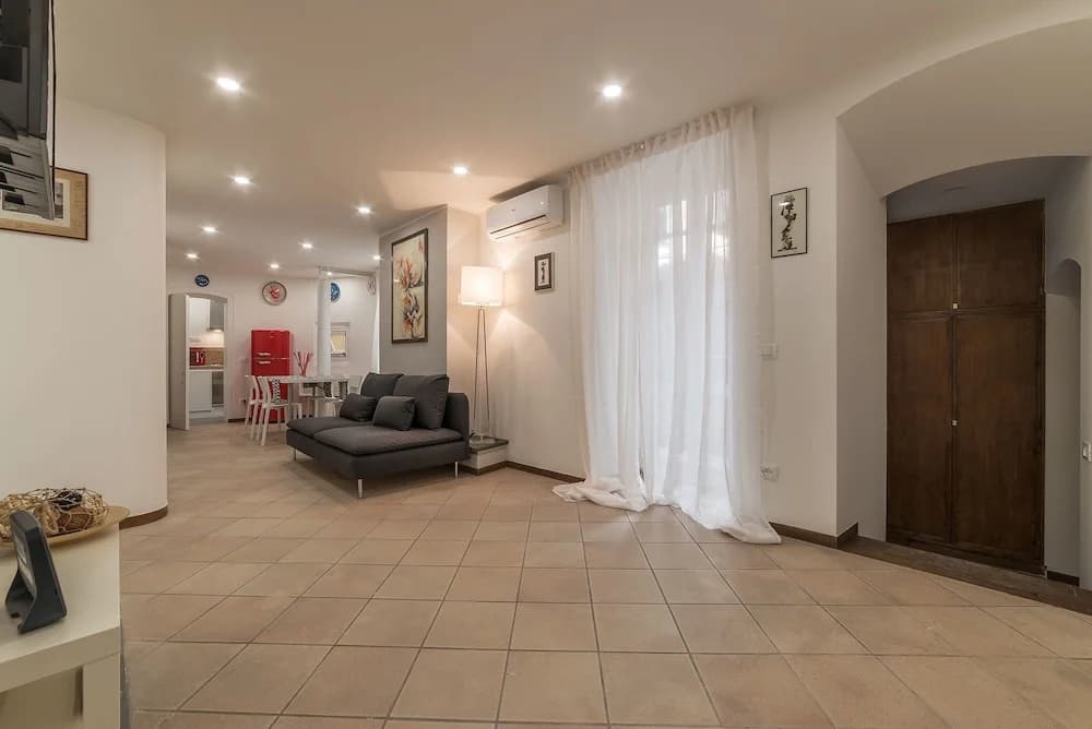 Montecitorio Lovely Apartment - photo 12