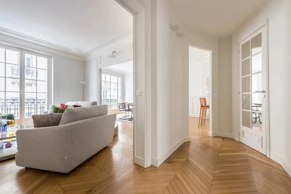 Four Saint Germain - Elegant Spacious 3 BDR Apartment in the Heart of Saint Germain - photo 7