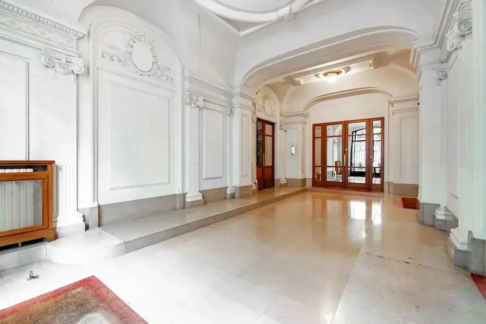 Prestigious Apartment Near the Trocadero - photo 13