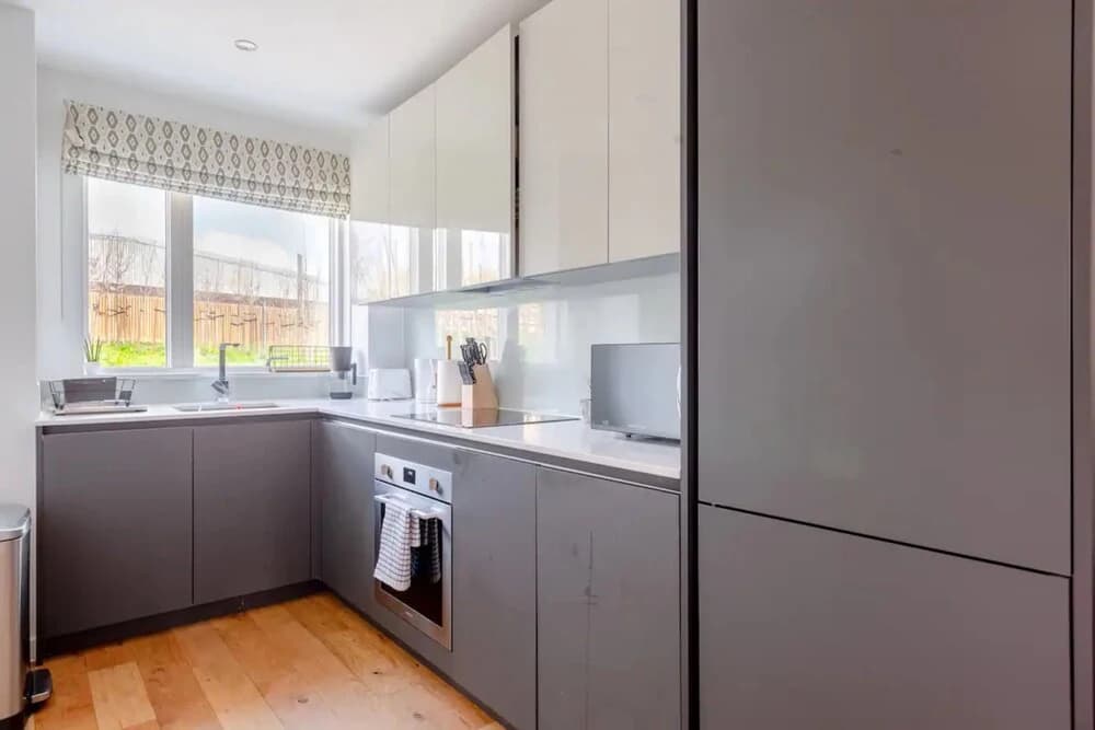 Spacious & Family Friendly 3BD House - Stratford - photo 17