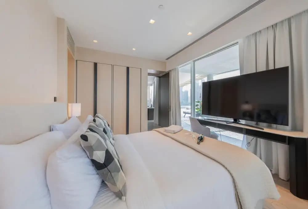 DXB - Five - 31201 - PJ - photo 5