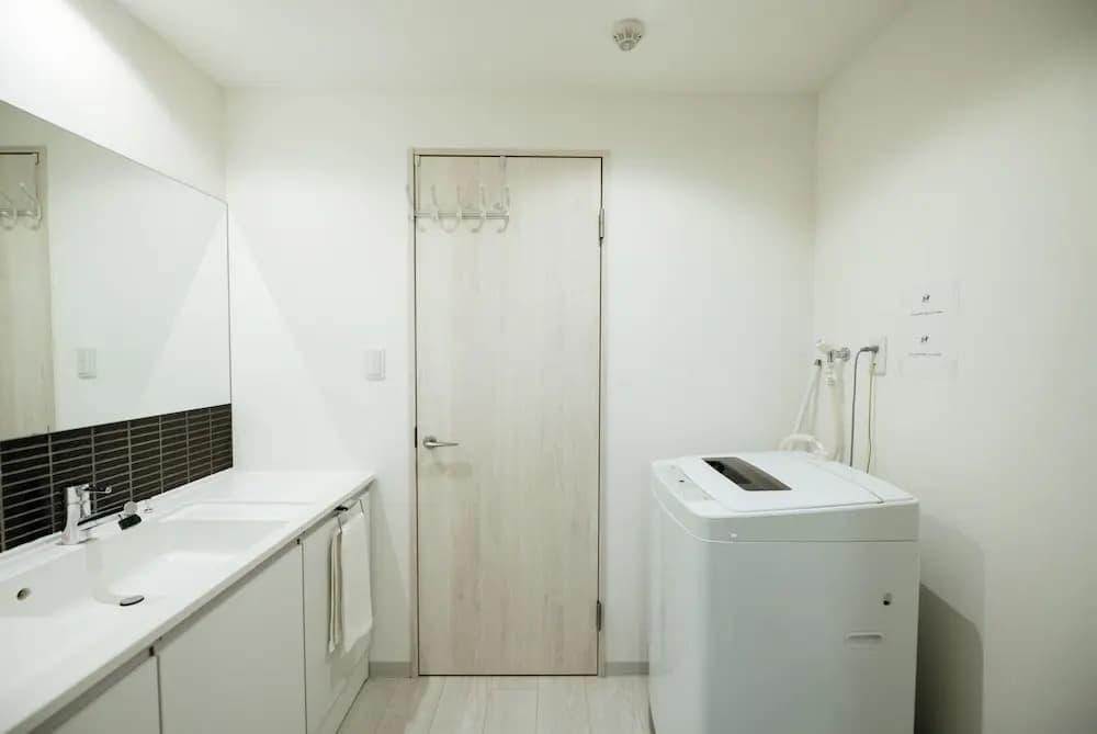 Shiki Residence Shijo Karasuma 4B - main photo