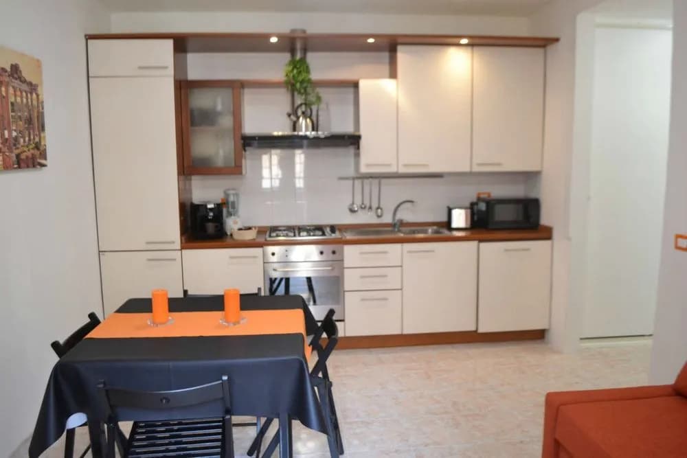 Orange Apartment - photo 12