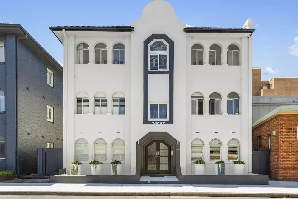 Comfy 2-bed Apartment With A/C Throughout - photo 1