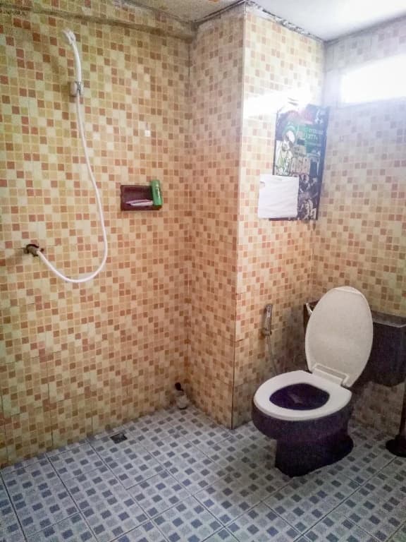 The Overstay Art Hostel - photo 8