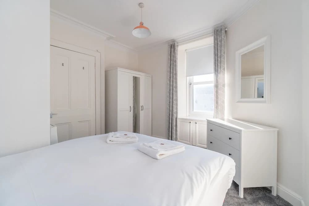 Silver Lining Charming Meadowbank Flat - photo 6