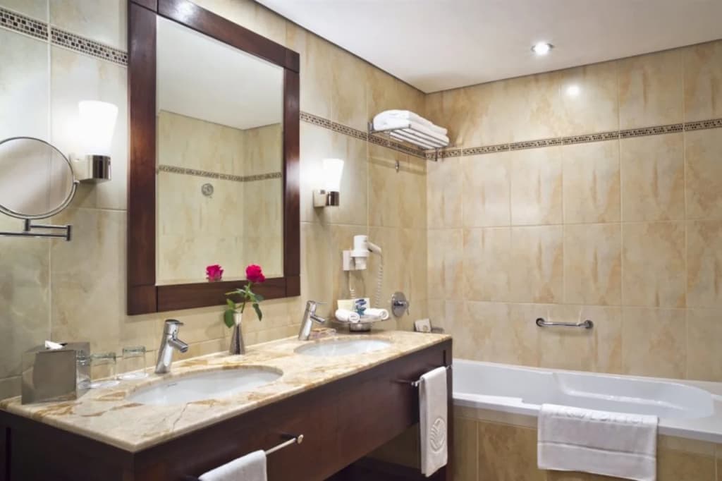 Khalidiya Palace Rayhaan by Rotana Hotel - photo 11