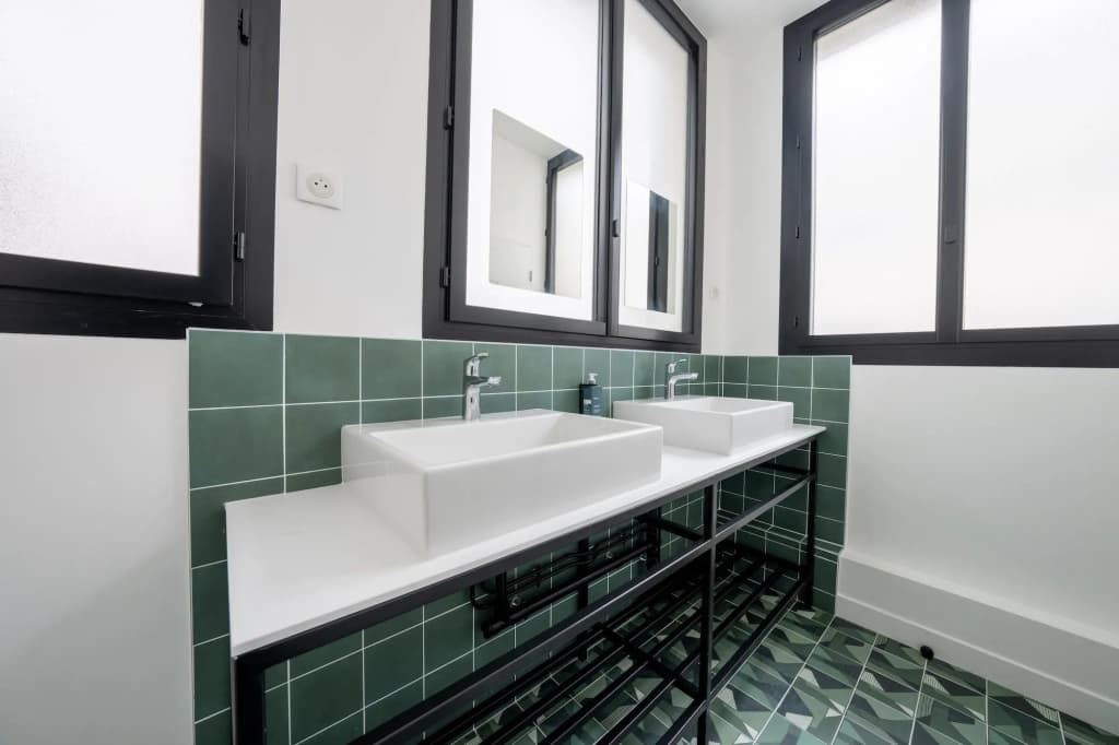 Beau M Paris Hostel - photo 8