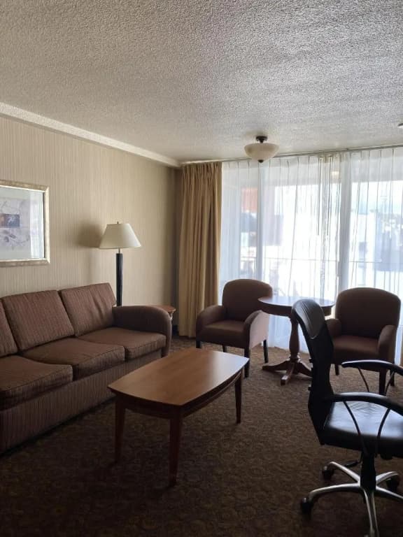 Royal Pacific Motor Inn - photo 16
