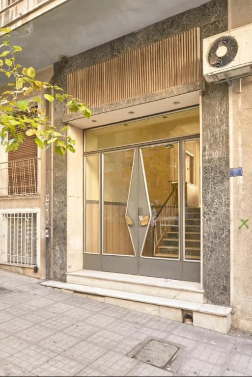 Studio with sunny balcony in Exarcheia - photo 10
