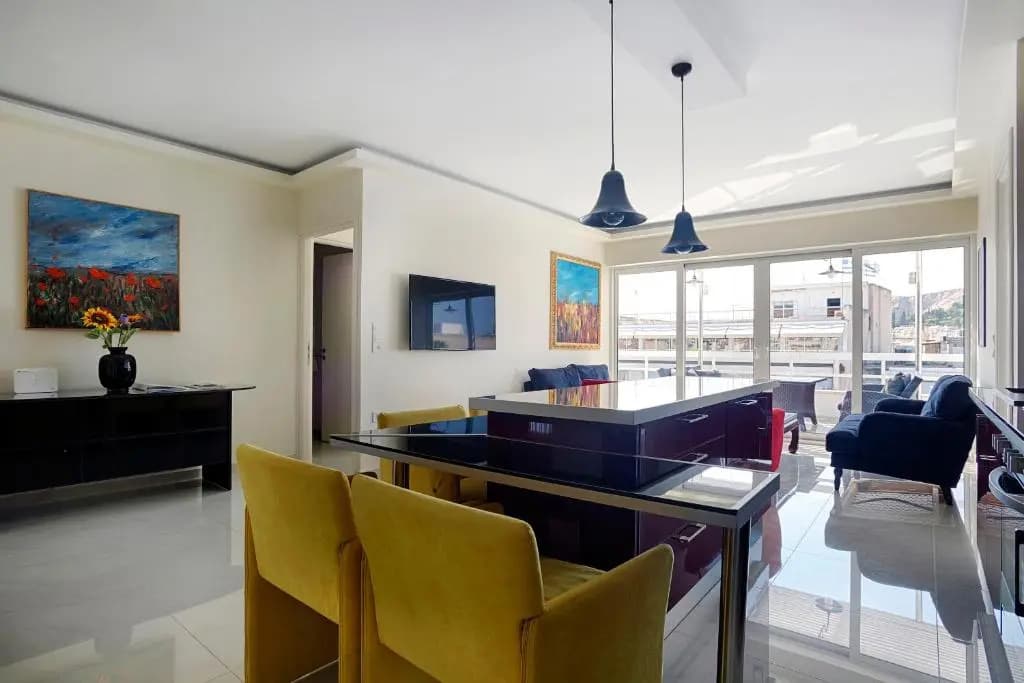 Unique 3 bedrm 3 bathrm apt - Acropolis views! SG69 - photo 5