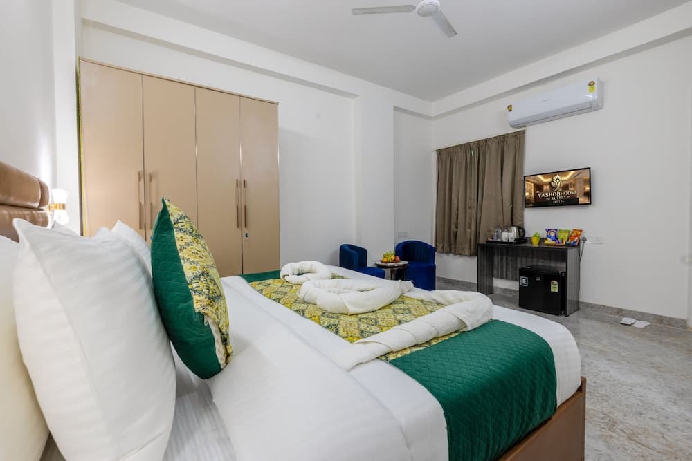Yashobhoomi Suites near Yashobhoomi Convention Centre - photo 1