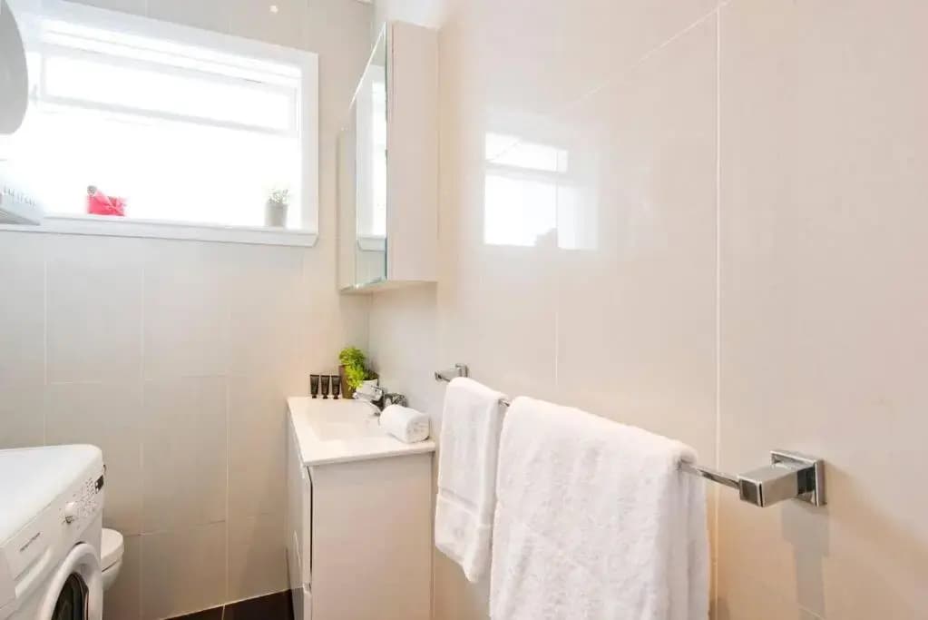 DUDL3C - Lovely Modern Coogee Apartment - photo 6