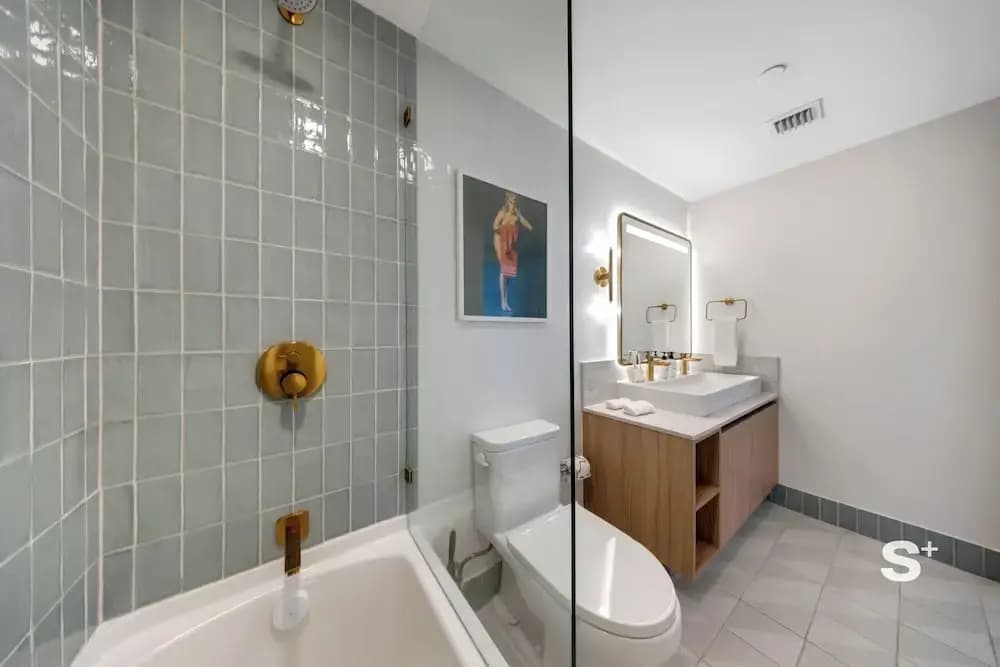 46th-Floor High-Rise Studio - Pool & Gym - photo 8