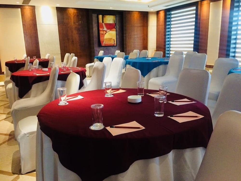City Park Resort Ghevra - photo 15