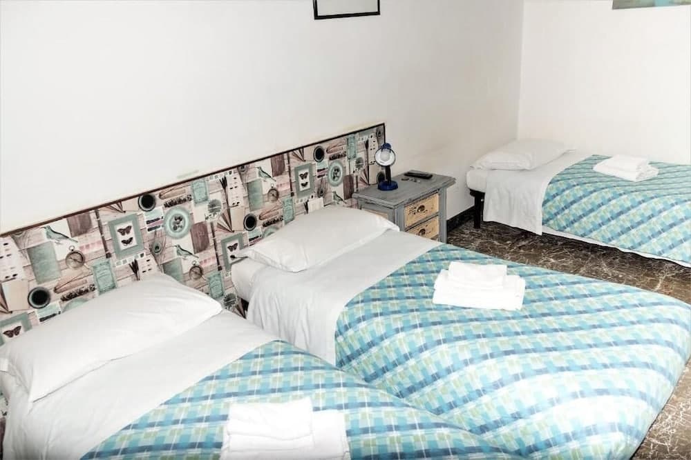 Silton's Room - photo 5