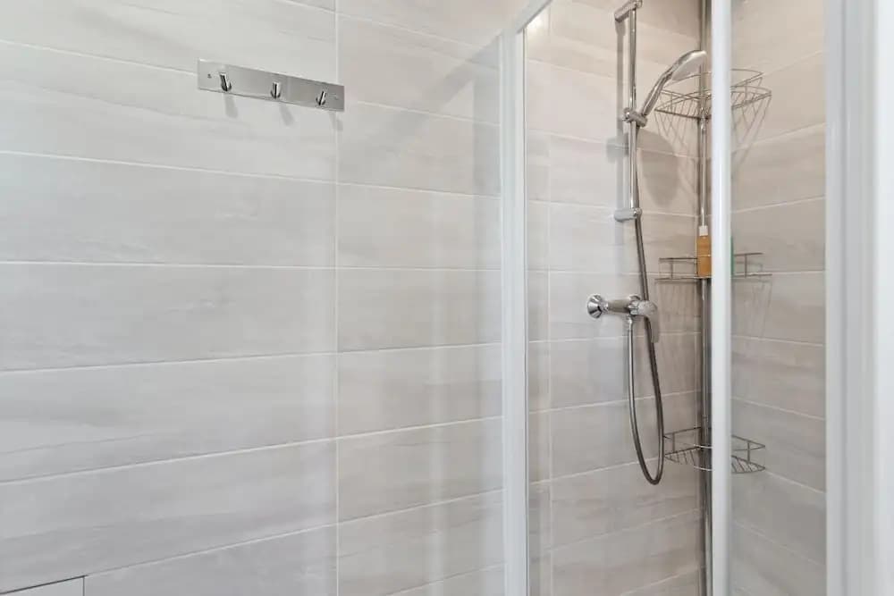 Stunning 3 Bed Apt With Balcony Near Champs Elysée - photo 9
