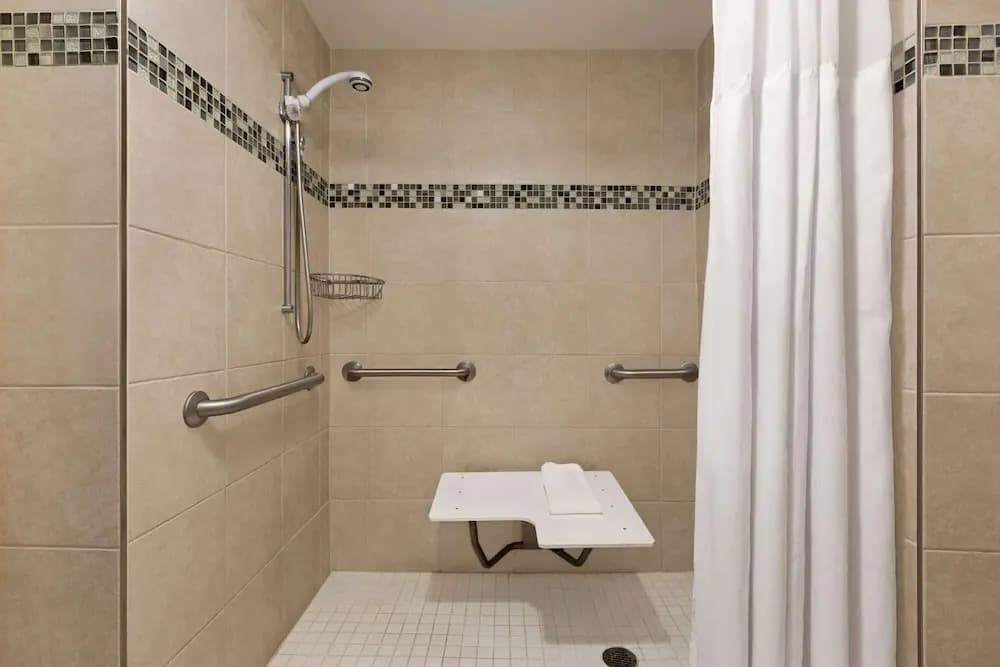 Ramada Suites Orlando Aiport - photo 9