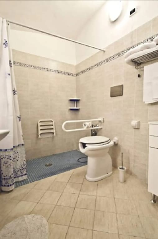 Hotel Priscilla - photo 15