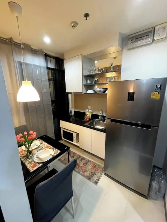 Octopus Suite on Highrise, Skytrain, Fast Wifi and AC - photo 28