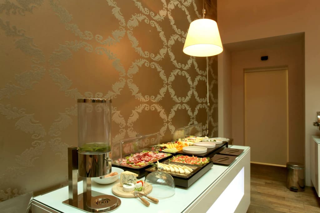 Friday Hotel - photo 10