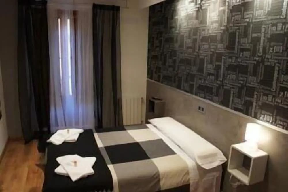 Hostal Noviciado - photo 6