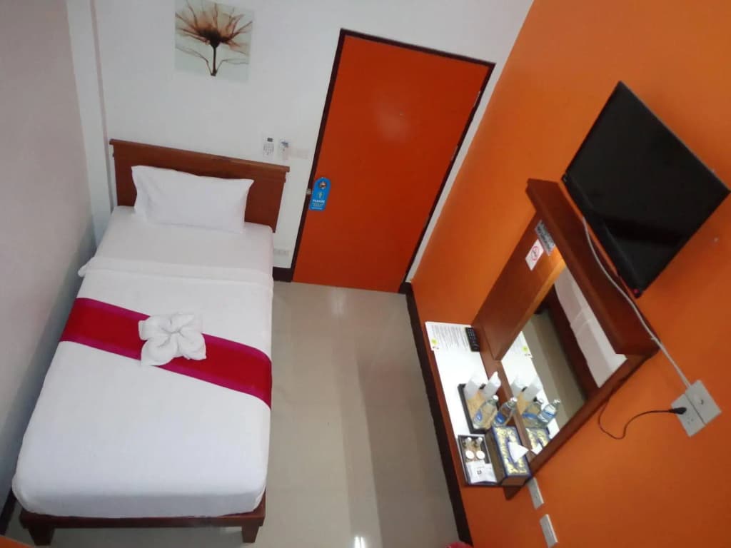 First & Frang Hotel - photo 2