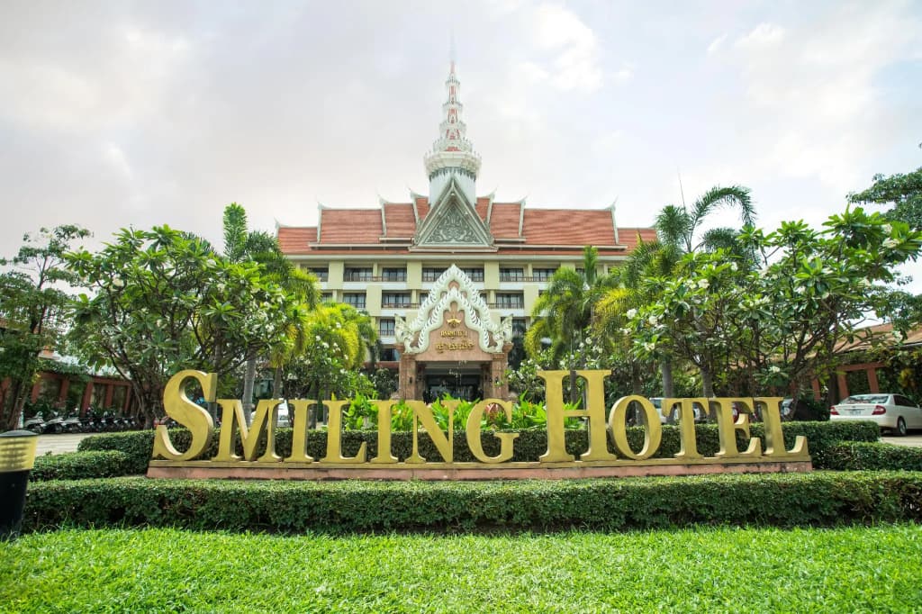 Smiling Deluxe Hotel - photo 10