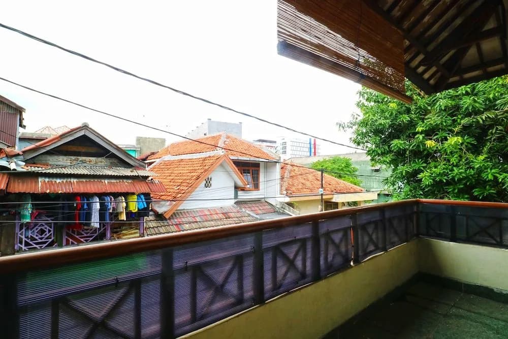 Premium Senen Guesthouse - Female Only - photo 13