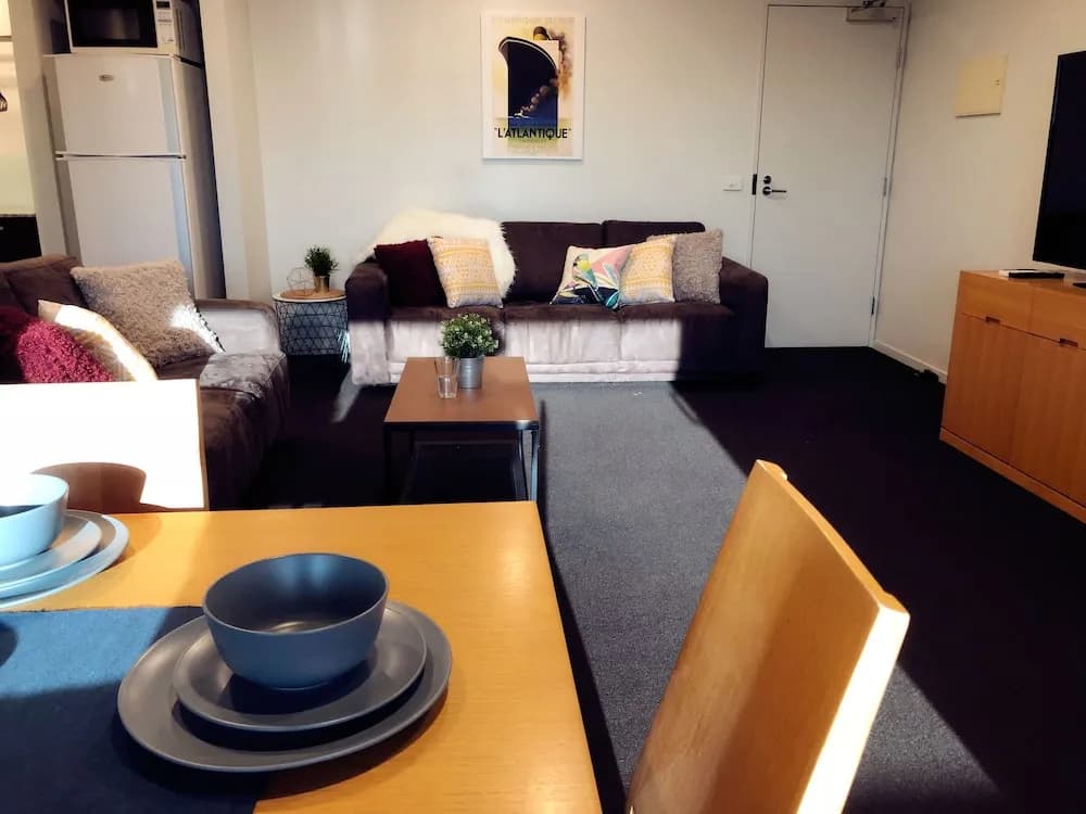 Port Melbourne Beach Front Apartment - photo 6