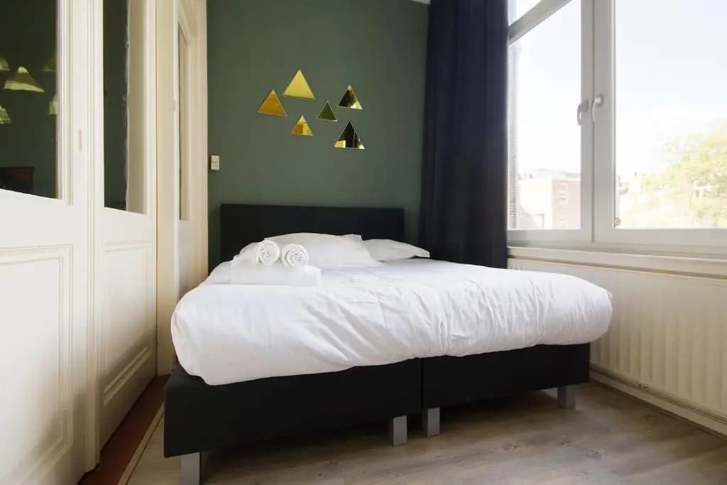 Spacious 4P Canal Apartment - photo 3
