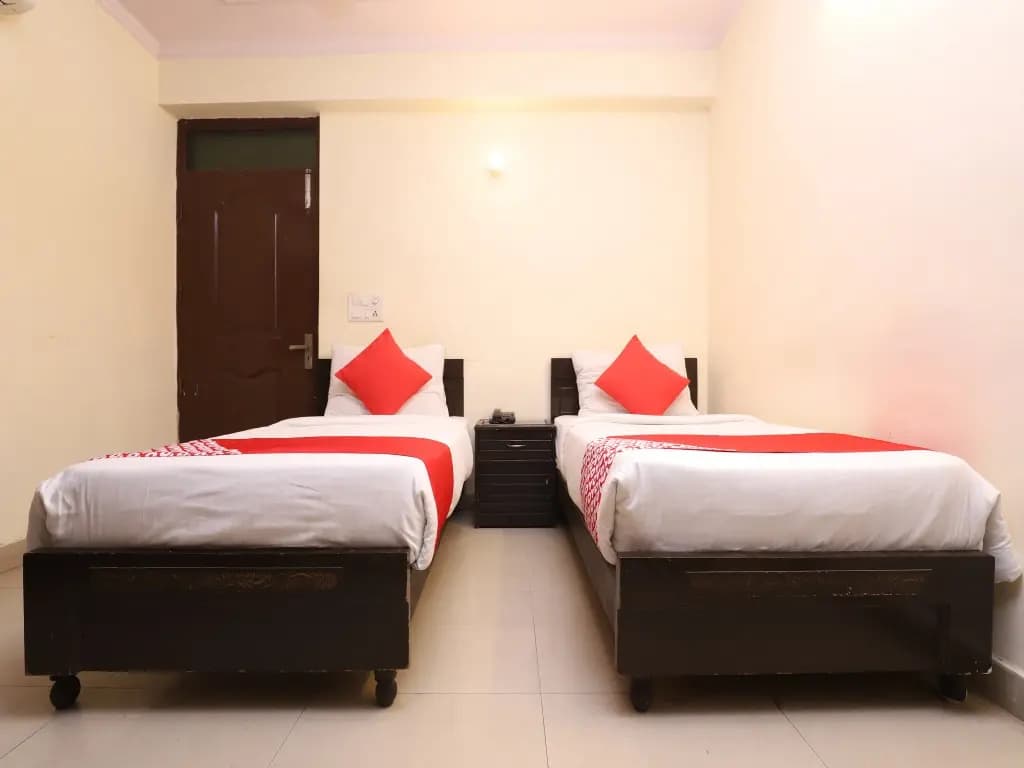 Charanpahari Hotel by OYO Rooms - photo 5