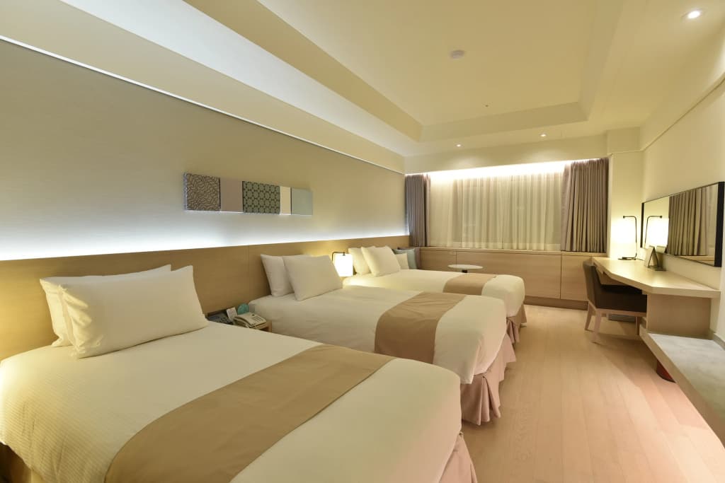 Pacific Hotel - photo 4