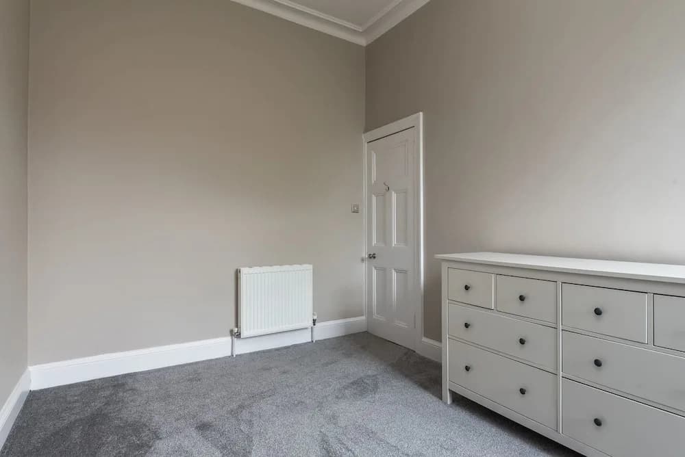 Sleek and Modern 2BR Home Near City Centre - photo 5