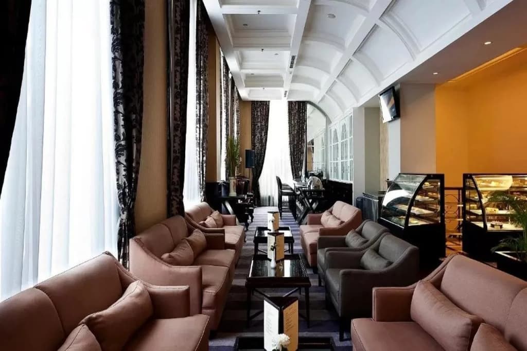 Royal Kuningan Hotel - photo 35