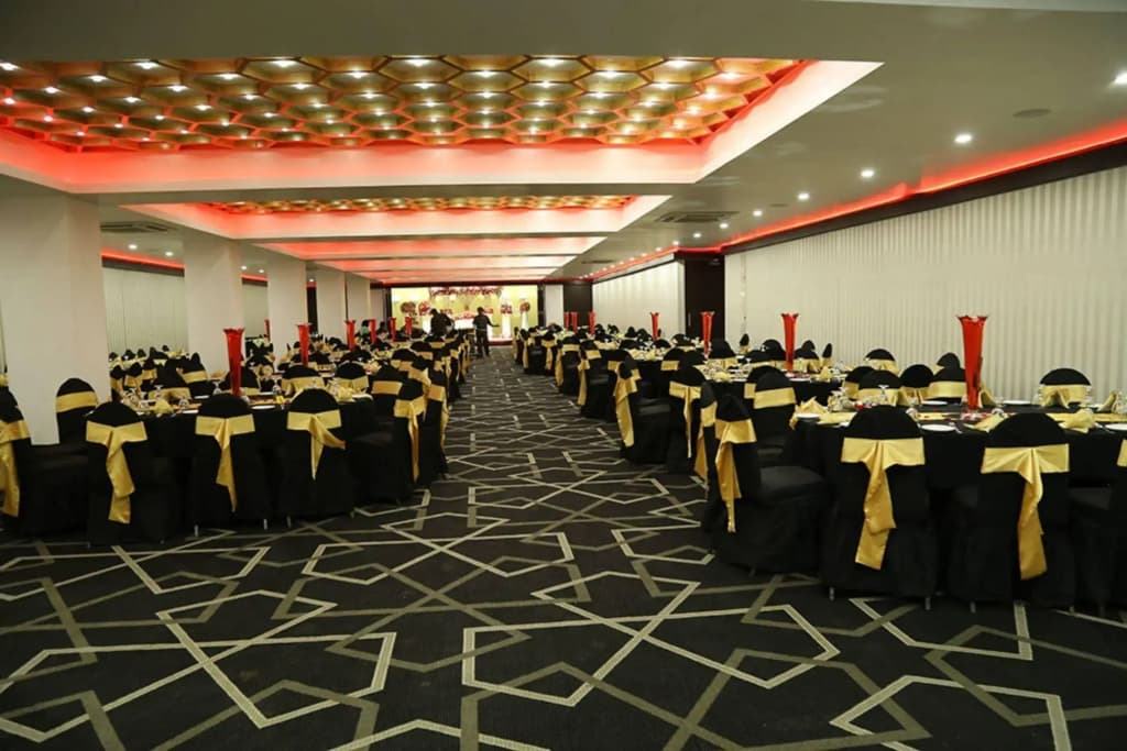 Hotel Sapphire - photo 13