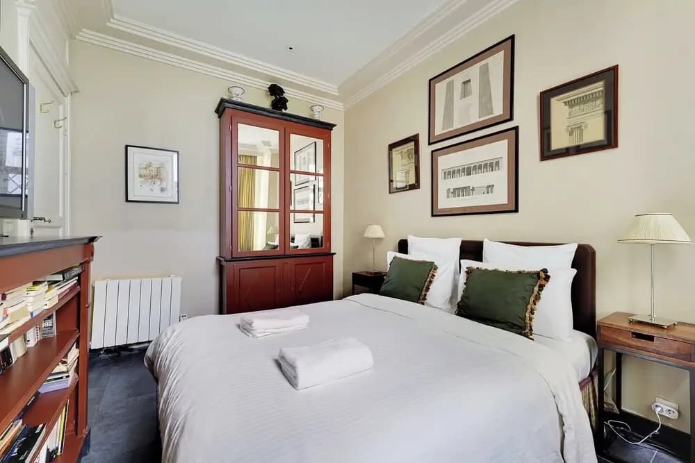 Historic Elegance in the Heart of Marais - 6p/2br - photo 4